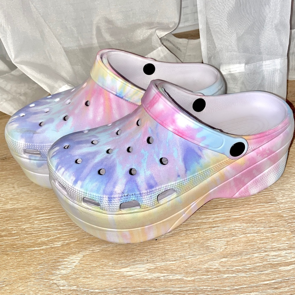 Platform Pastel Rainbow Tie-Dye Crocs